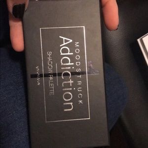 Younique Eyeshadow Pallet 1